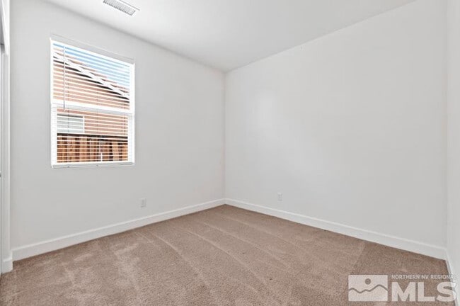 Building Photo - 365 Pesaro Way