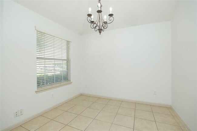Building Photo - 6022 Sugar Field Ln