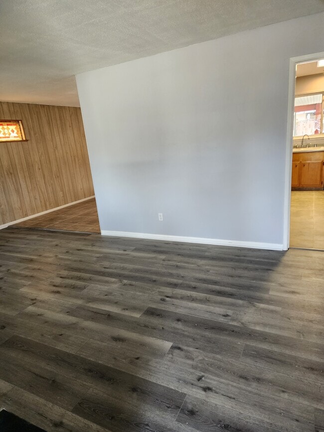 Building Photo - 9172 Thilow Dr