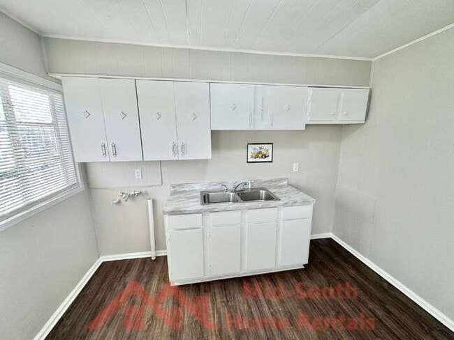 Building Photo - 4093 Barron Ave