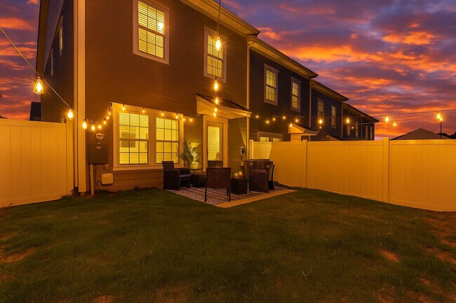 Building Photo - 8021 Brightside Dr