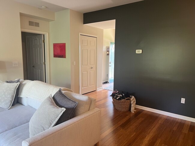 Building Photo - 54738 Monarch Dr