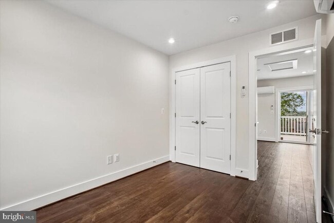 Building Photo - 3016 20th St S