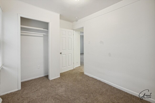 Building Photo - $1,100 Warren bungalow
