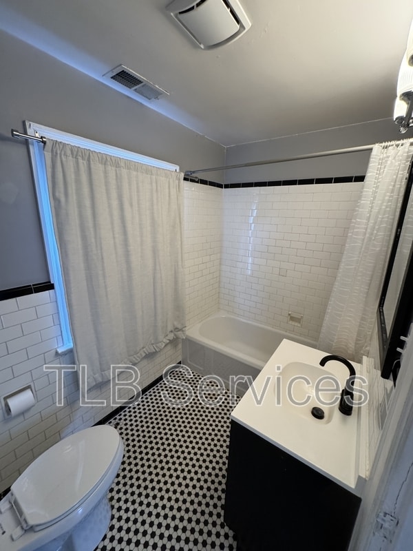 Building Photo - 310 Yeardley Ave