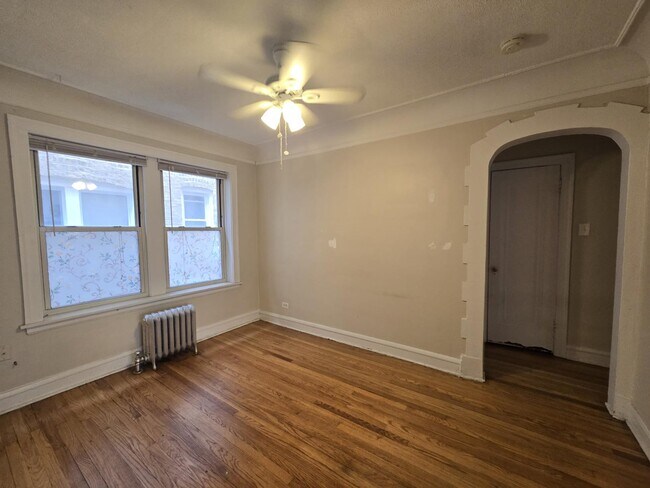 Building Photo - 1808 W Farwell Ave