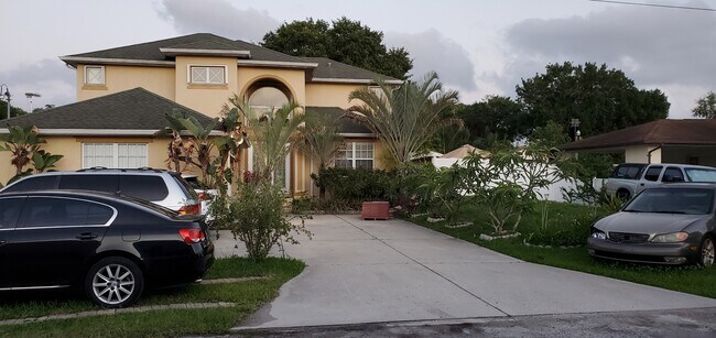 Building Photo - 5811 Crystal Rd