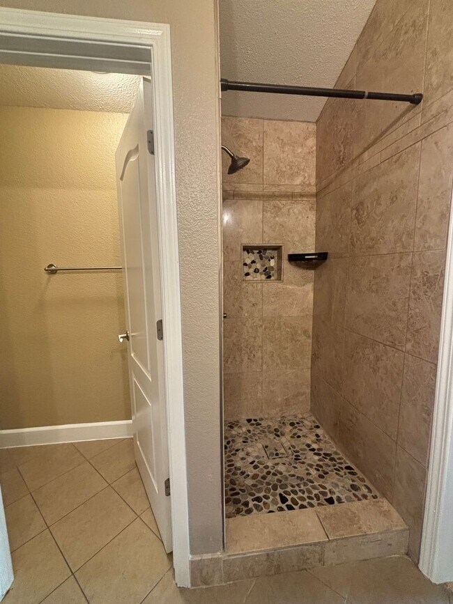 Building Photo - 1150 Buckthorn Ln