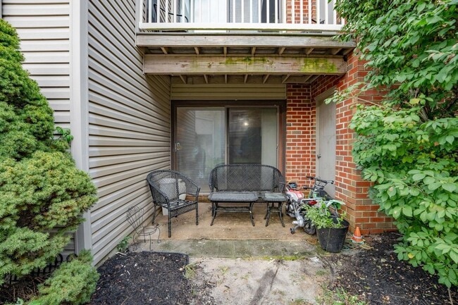 Building Photo - 254 Vail Ct