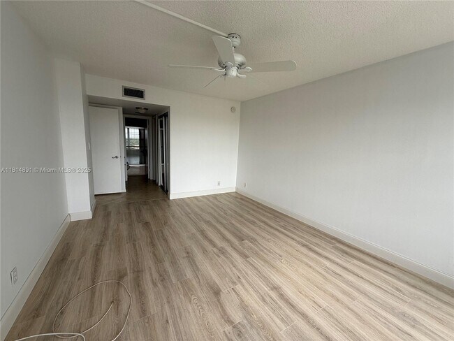 Building Photo - 10777 W Sample Rd