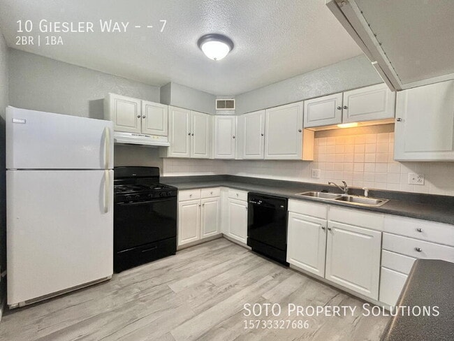 Building Photo - 10 Giesler Way