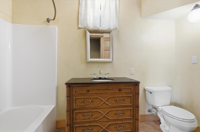 Building Photo - 102 N Gaw St