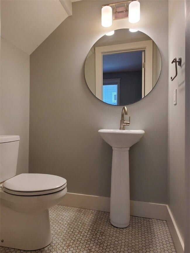 Building Photo - 302 S College Ave