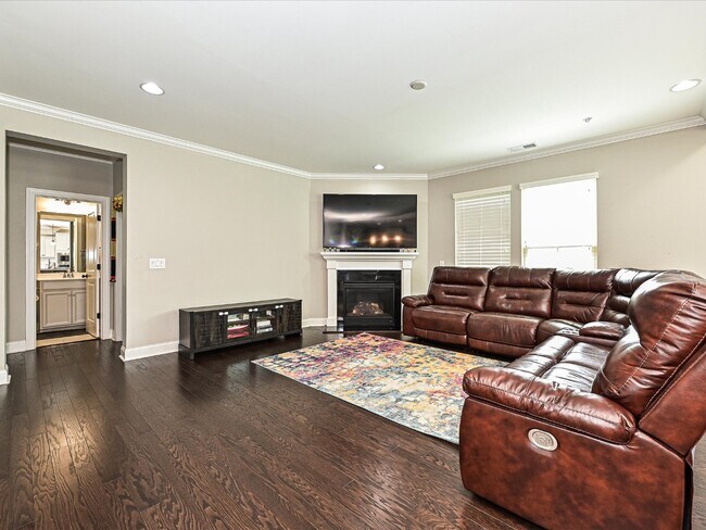 Building Photo - 724 Garrett Green Way