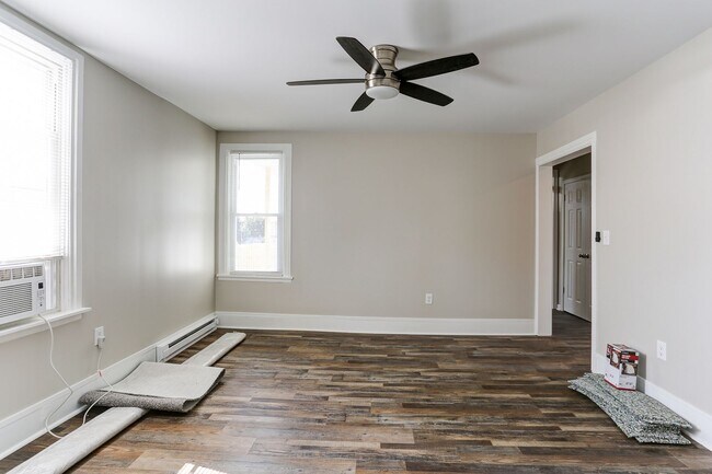 Building Photo - 175 S Enola Dr