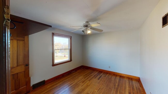 Building Photo - Amazing Location - Available August 1st