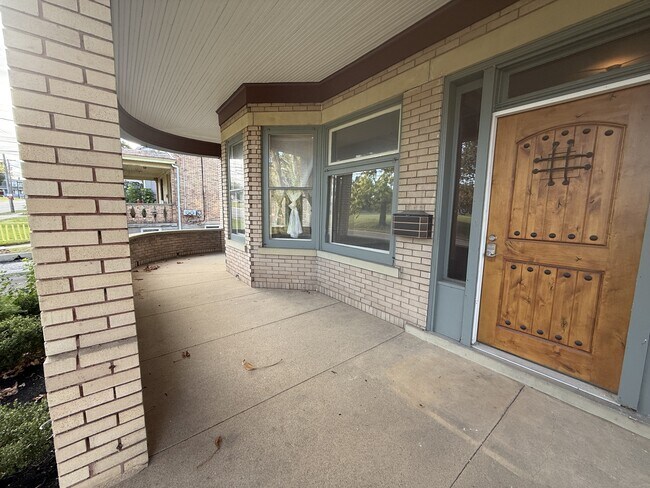 Building Photo - 1737 Compton Rd