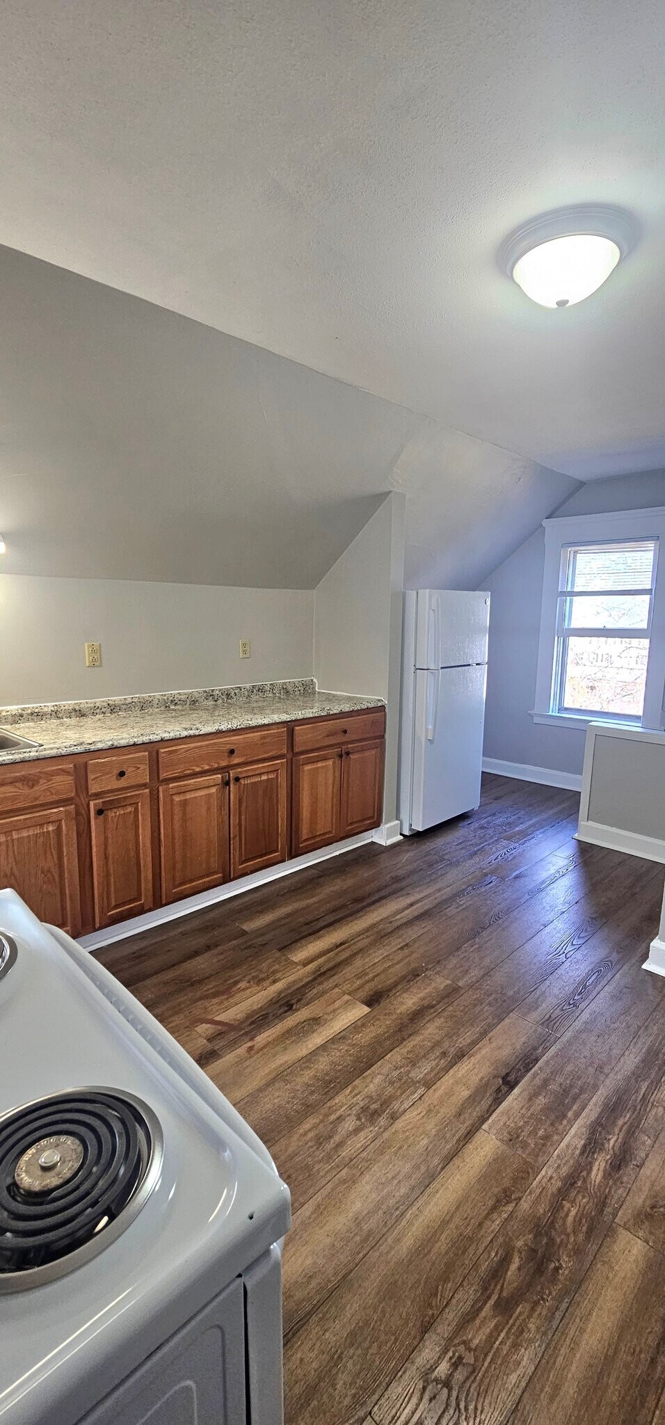 Building Photo - 83 Gibbs St