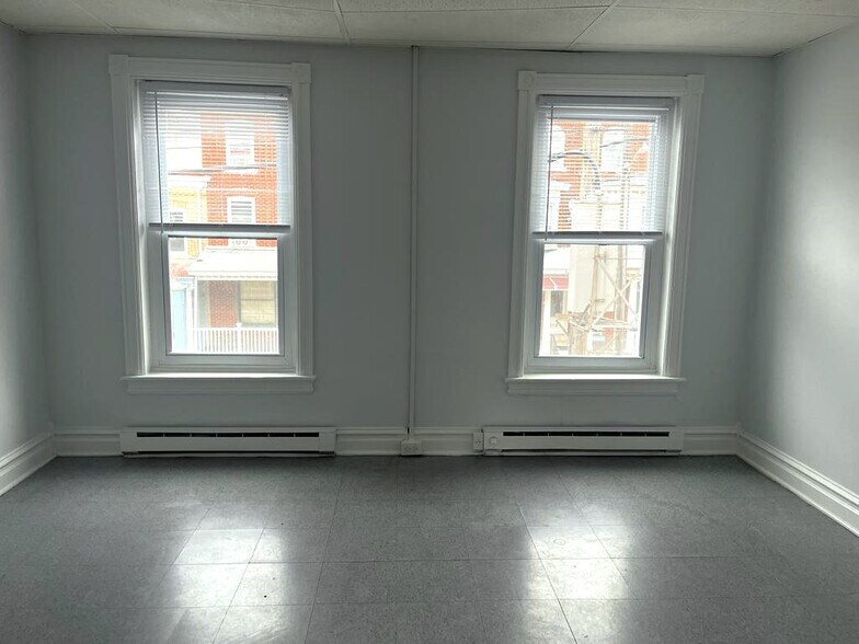 Building Photo - 322 N Franklin St