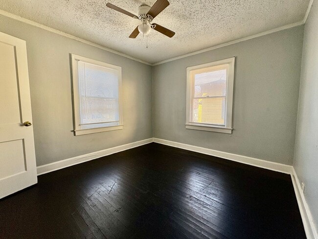 Building Photo - Spacious 2-Bedroom + Den Home with Ample Parking & Backyard!