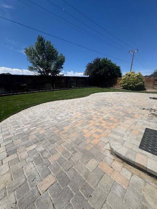 Building Photo - Home SWEET Home now available in Fernley!