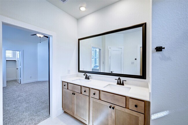 Building Photo - 7643 Meadow Mouse Ln