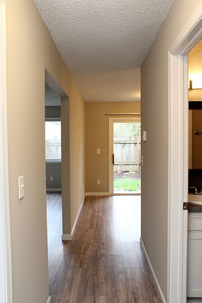 Building Photo - yanke02