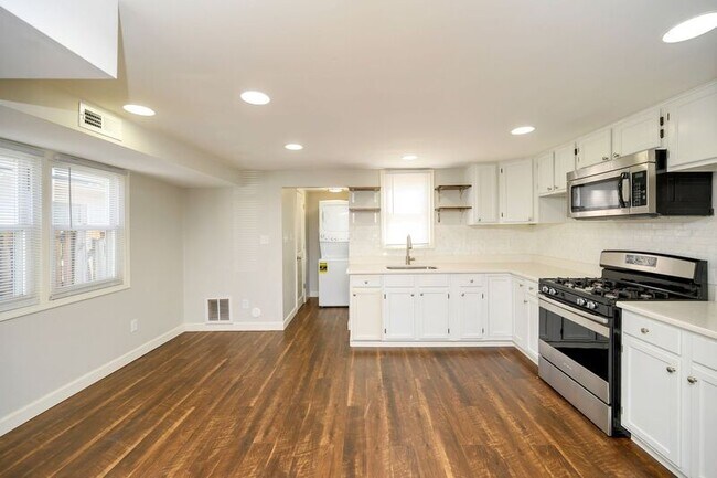 Building Photo - 610 Shepherd St