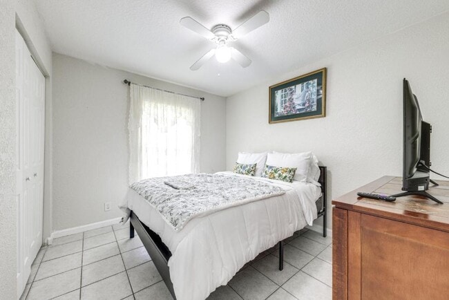 Building Photo - 4815 Bertha St