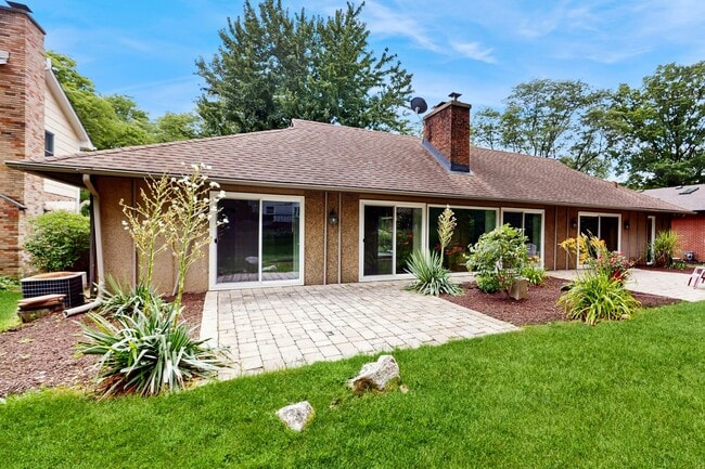 Building Photo - 1132 Barberry Ct
