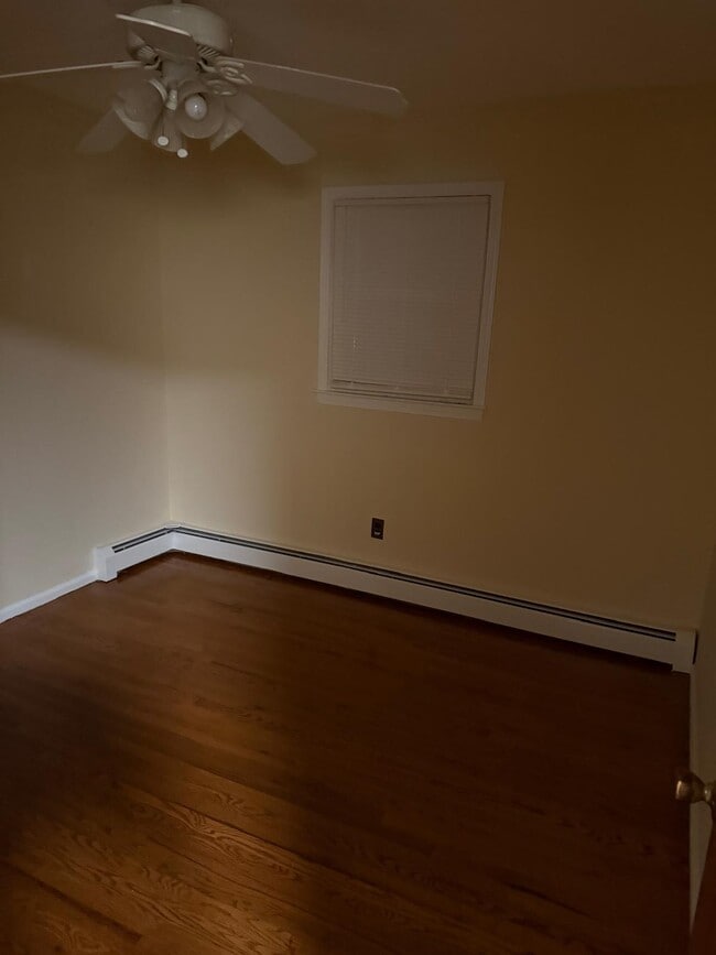Building Photo - 26 Meadow Ave
