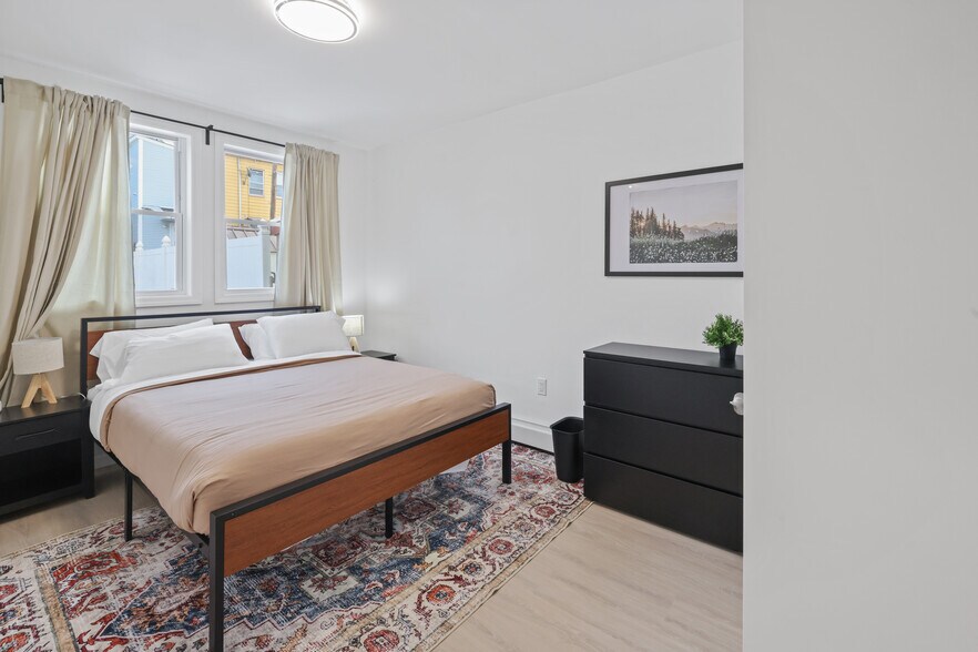 Building Photo - 126 Grant Ave