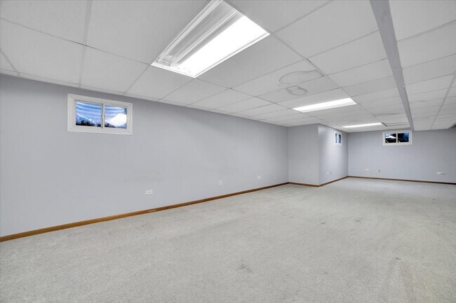 Building Photo - 1758 Red Bud Rd
