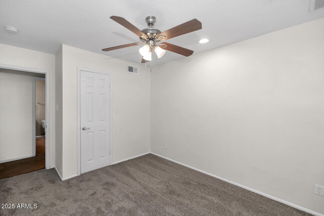 Building Photo - 439 E Malibu Dr