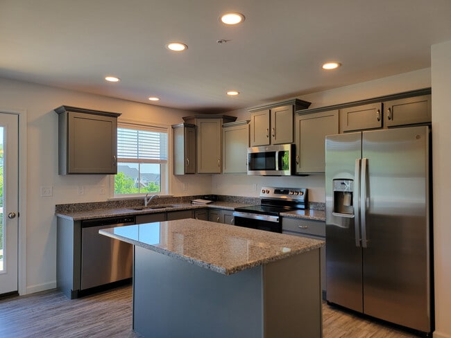 Building Photo - 2129 S Autumn Chase Dr