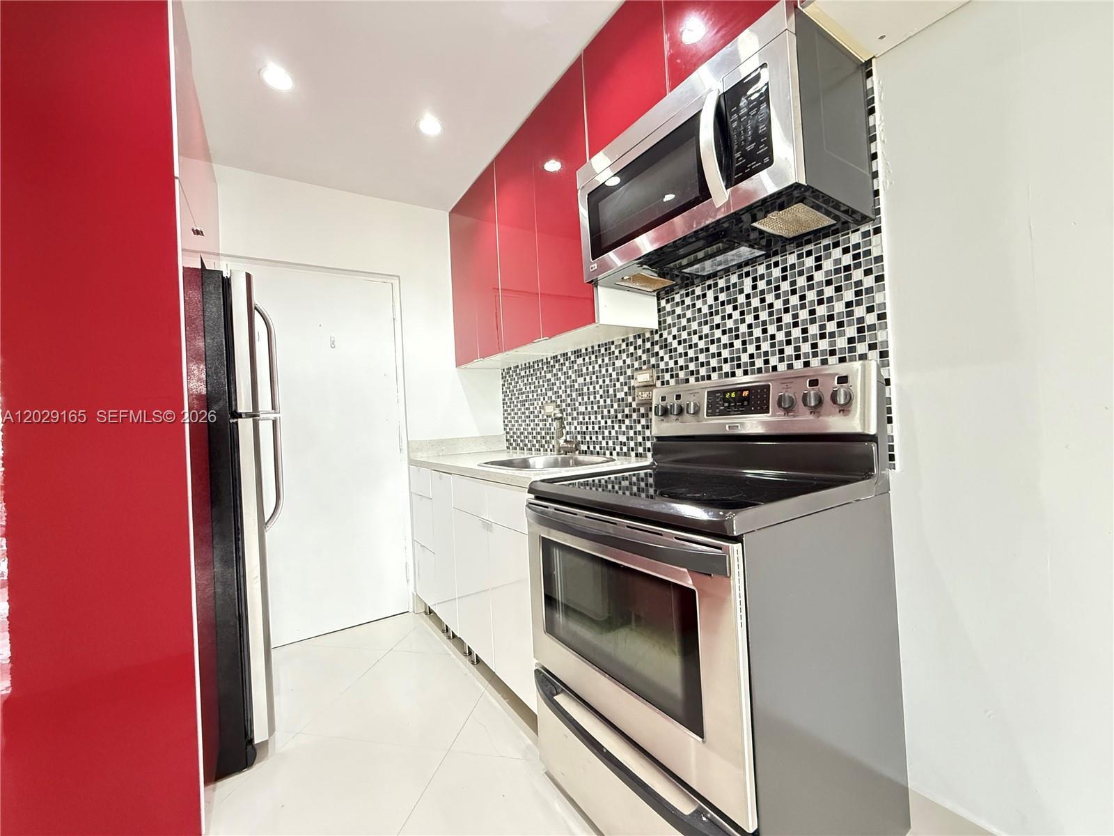 Building Photo - 1408 Brickell Bay Dr