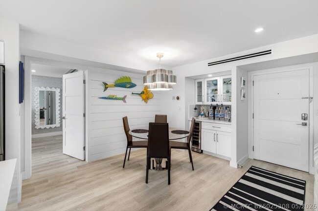 Building Photo - 1236 Hillsboro Mile