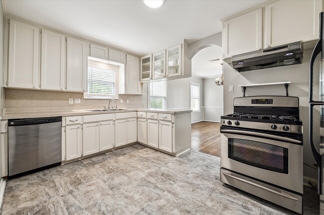 Building Photo - 2315 Swift Blvd