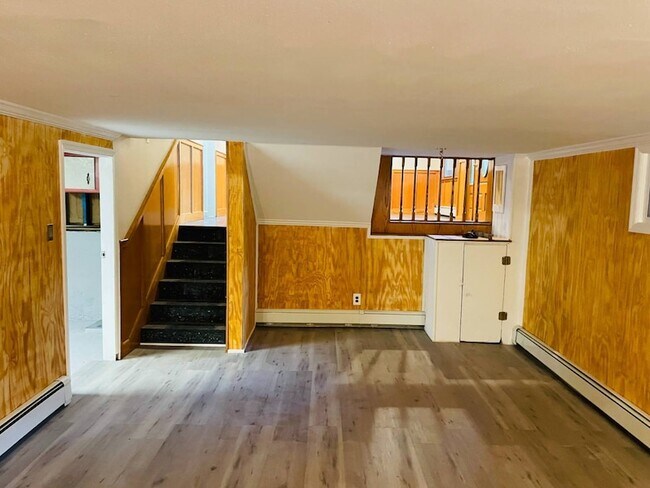 Building Photo - 146 Woolsey Ave