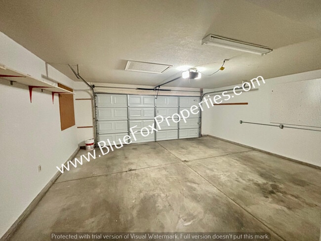 Building Photo - 10502 N Autumn Hl Ln