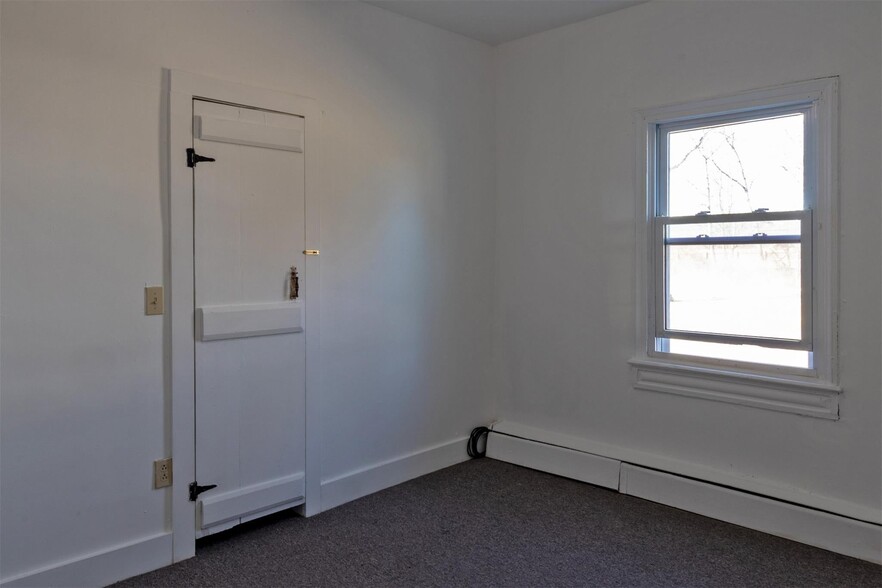Building Photo - 5625-5639 NY-82