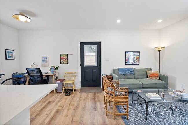 Building Photo - 1701 Mohle Dr