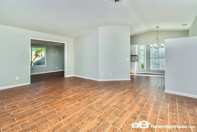 Building Photo - Recently updated 3 Bed, 2 Bath home in Tucson