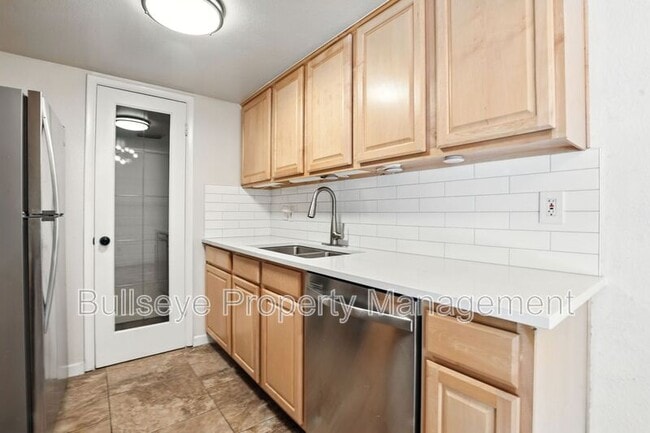 Building Photo - 7832 E Rovey Ave