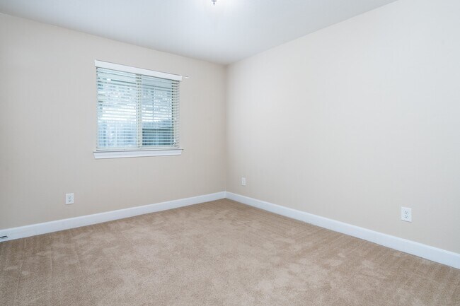 Building Photo - 18123 Willow Edge Dr