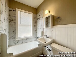 Building Photo - 411 E Courtland Pl