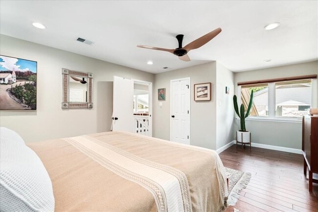 Building Photo - 7001 Danwood Dr