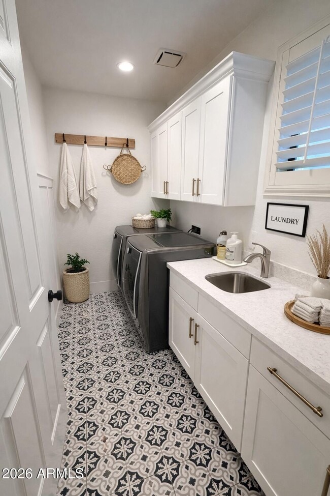 Building Photo - 9995 E Ridgerunner Pl