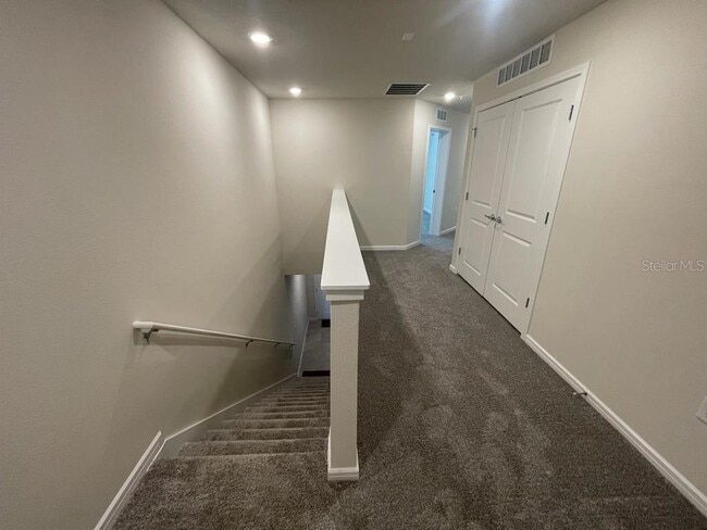 Building Photo - 1998 Canny Cv