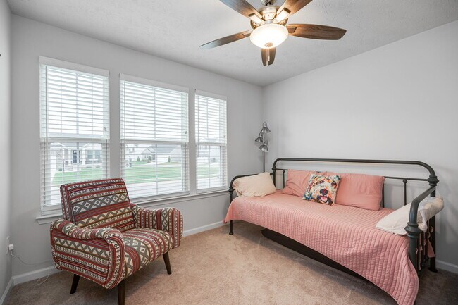 Building Photo - 194 Cresting Rd